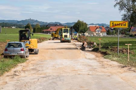 Začela se je prenova ceste Goli Vrh - Mandrga v Šentvidu pri Stični 10